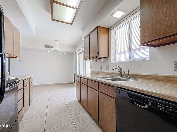 4th image of 853 Leisure World