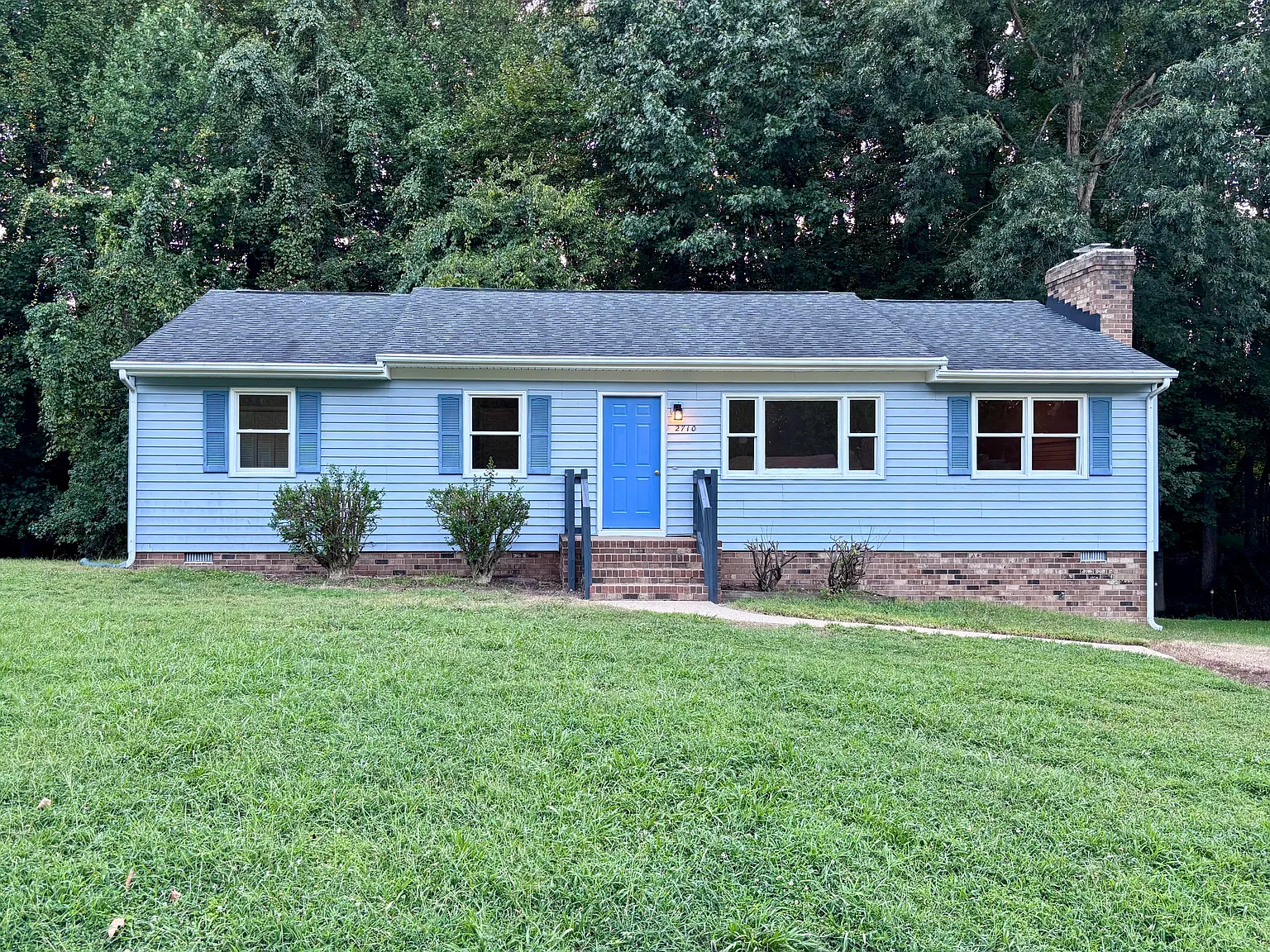 3 bed, 1300 sqft, $2,300 — Photo 1