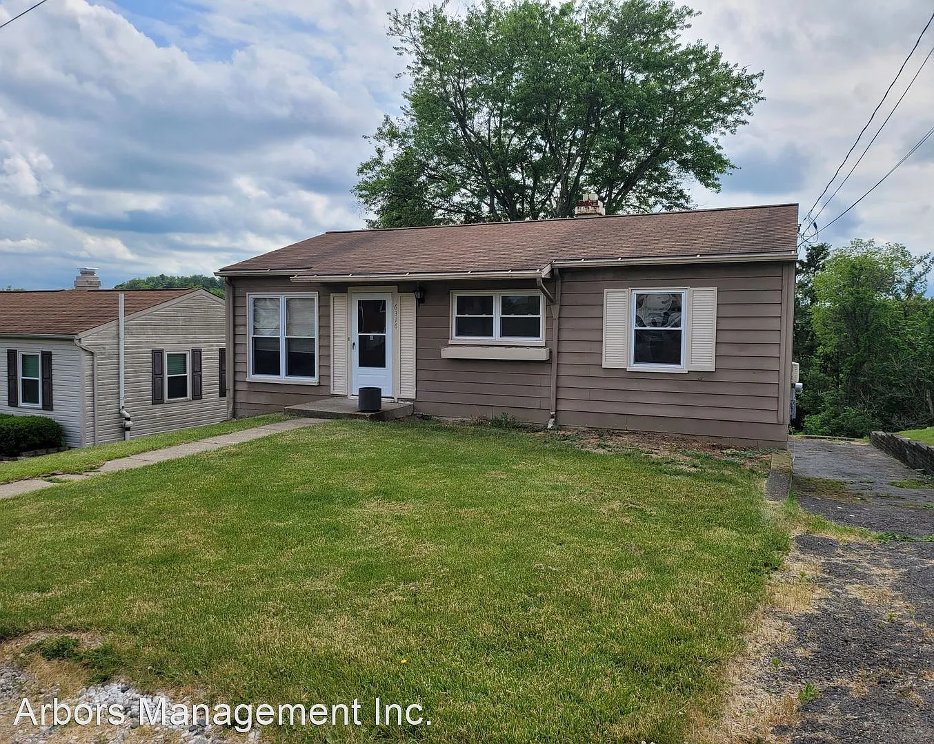 6316 Crestview Dr photo 1