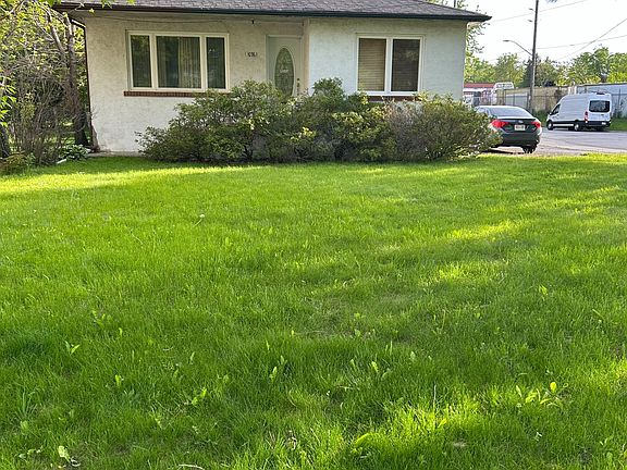 3rd image of 1076 Dixie Rd