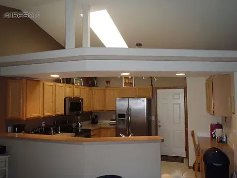 5 bed, 3204 sqft, $3,200 — Photo 3