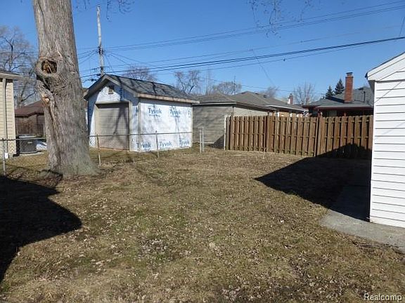 3rd image of 964 Highland Ave