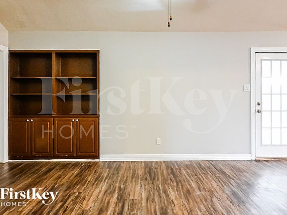 3rd image of 1206 Kitty St