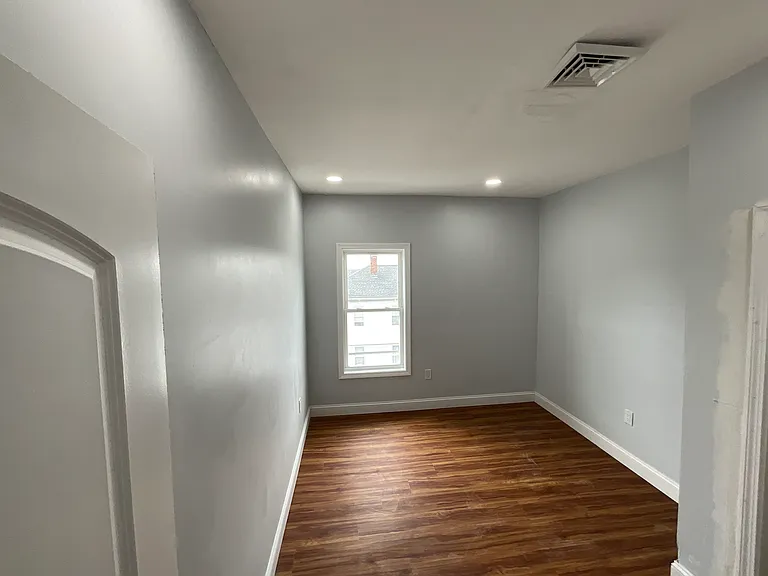 17 Pattison St #3 — Photo 9