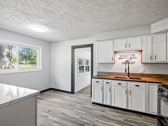 5th image of 21741 W Grand Ave