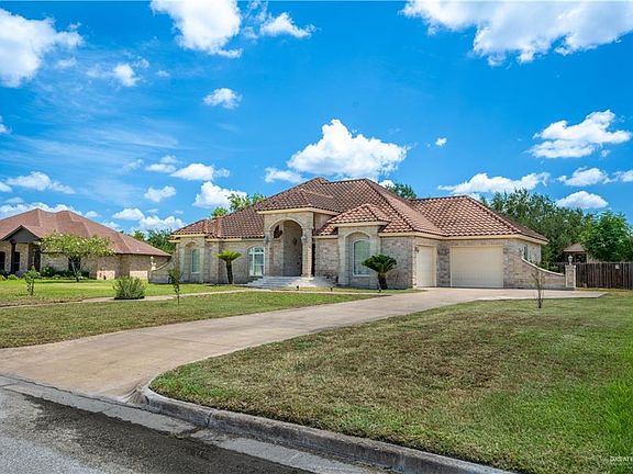 3rd image of 27283 Kelly Ct N