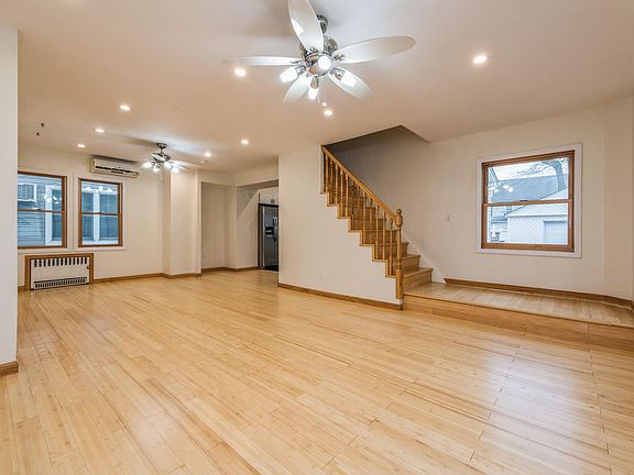 3rd image of 39 Capitol Ave