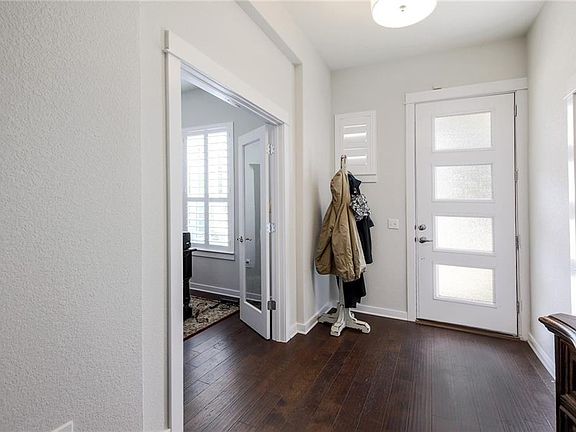 3rd image of 4121 Berkman Dr