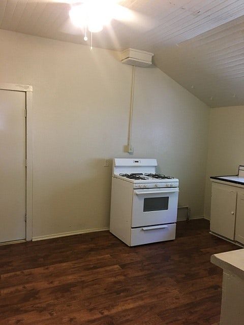 2nd image of 1135 E Brown Ave