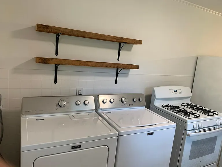 1109 Fairfield Dr — Photo 3