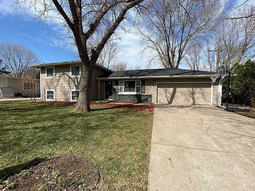 3833 Quebec St Ames Ia 50014 Zillow