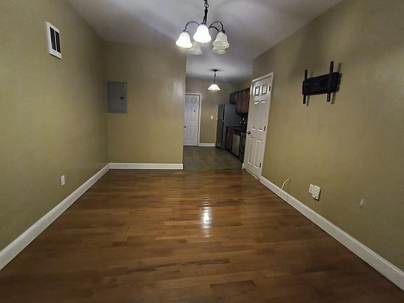 2nd image of 1624 W Glenwood Ave #1