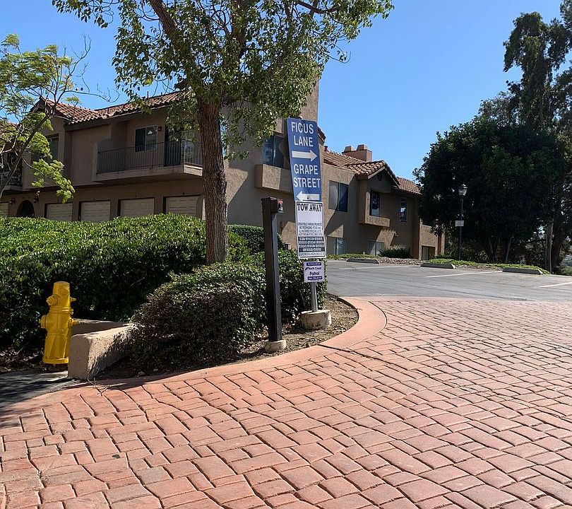 2nd image of 1044 Grape St