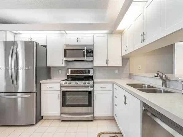 2461 Village Blvd APT 206, West Palm Beach, FL 33409