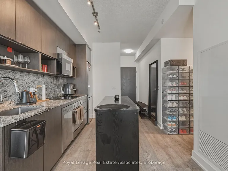 9 Mabelle Ave #3020 — Photo 2