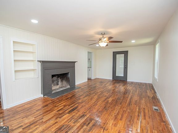 3rd image of 250 Lagrange St