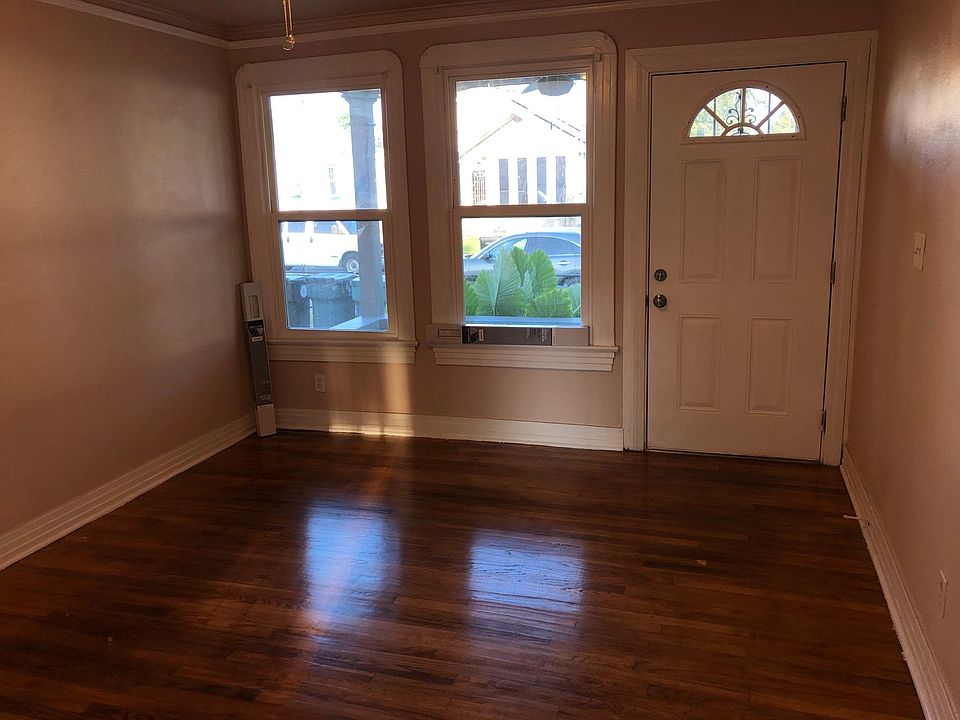 2nd image of 821 Sumner St