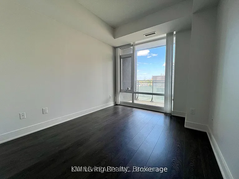 525 Adelaide St W #809 — Photo 9