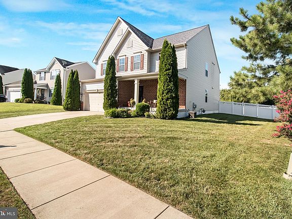 3rd image of 9904 Box Oak Ct