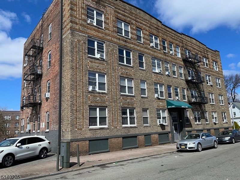 1st image of 133 N Maple Ave #303