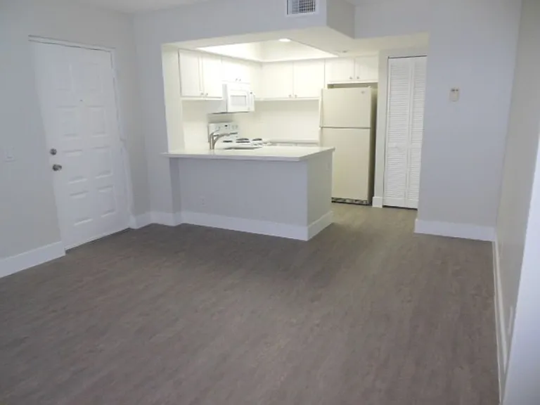 738 Executive Center Dr #35-10-35 — Photo 7