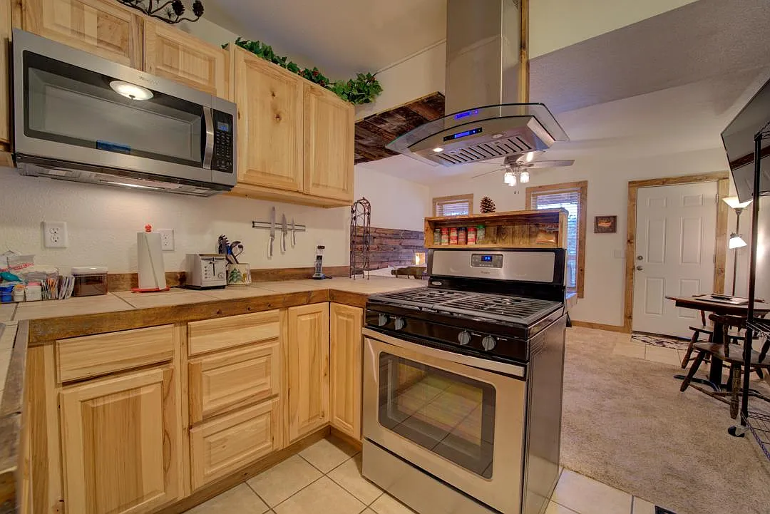 1 bed, 350 sqft, $1,750 — Photo 1