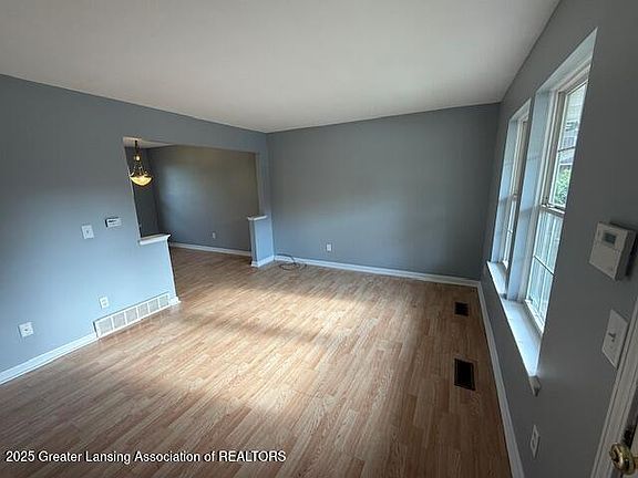 5th image of 6328 Beechfield Dr