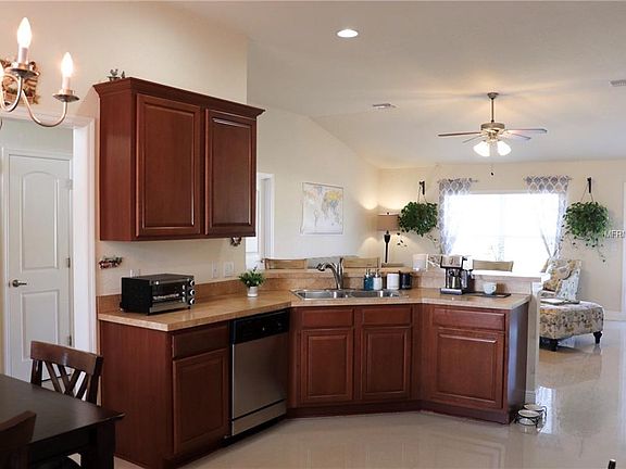 4th image of 221 Mandolin Dr