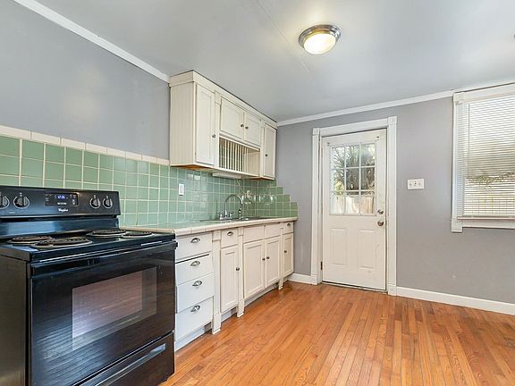 4th image of 318 Boone St