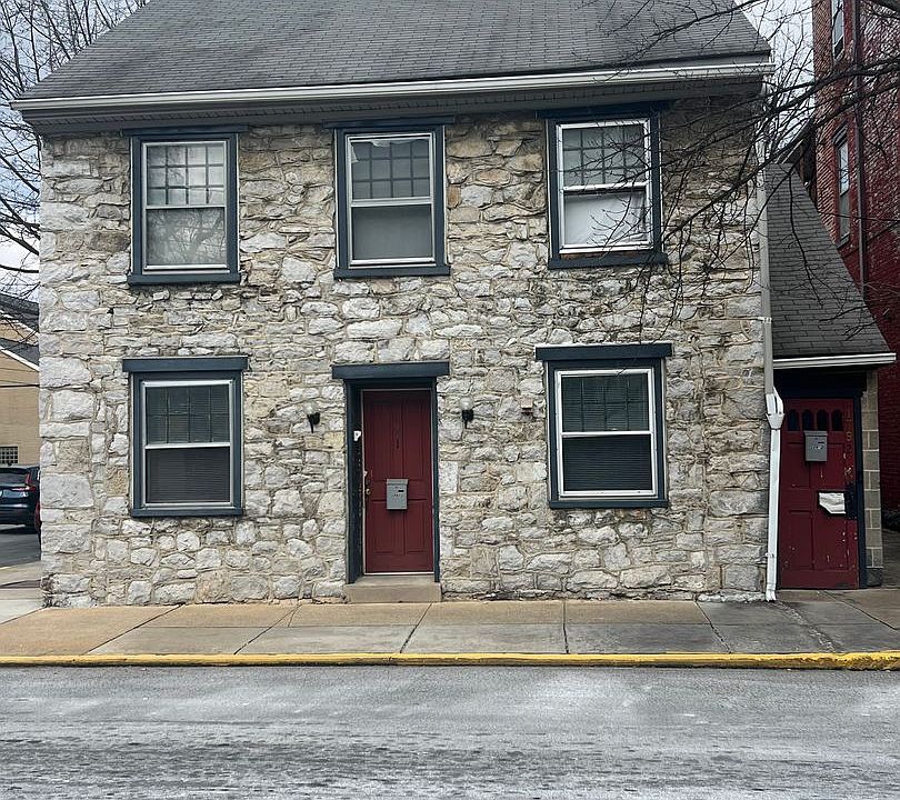 1st image of 173 & 179 W Louther St #1
