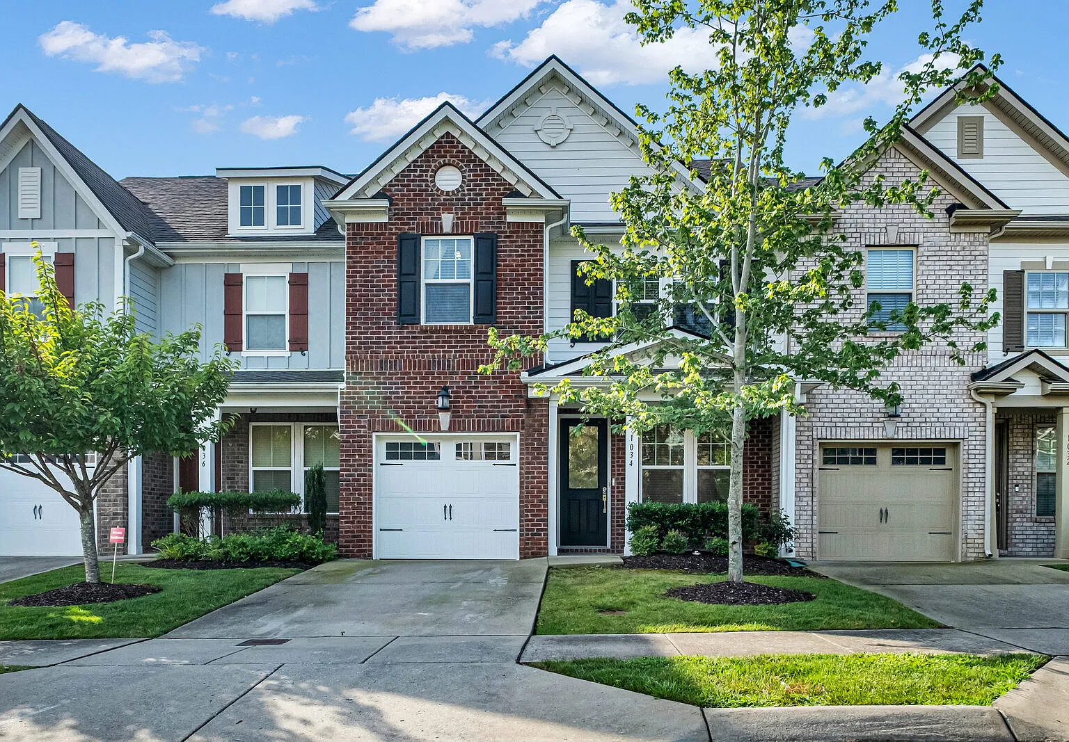 3 bed, 2.5 bath, 1679 sqft, $2,250 — Photo 2