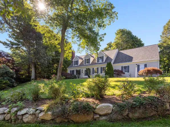 104 Woods Hole Road, Falmouth, MA 02540