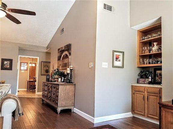 4th image of 7 Oaks Pl