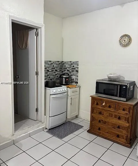 5852 SW 147th Pl — Photo 10