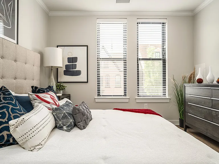 Taylor Flats — Photo 18