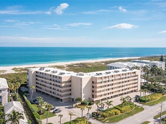 3rd image of 1480 Ocean Dr APT 4G