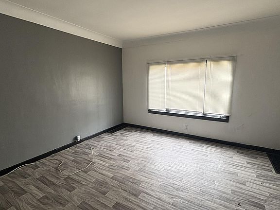 5th image of 1637 Vance St