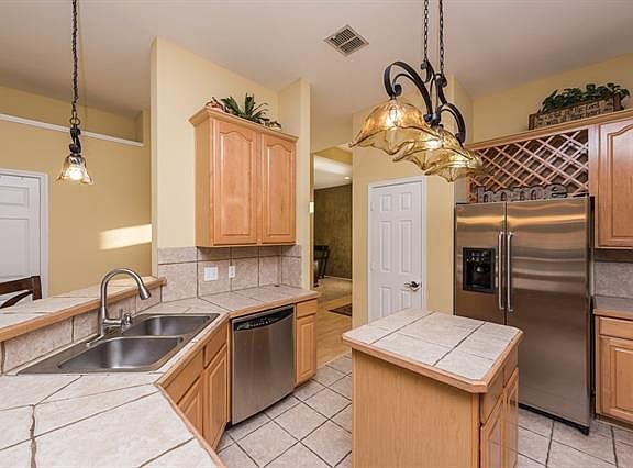 4th image of 1105 Dove Brook Dr