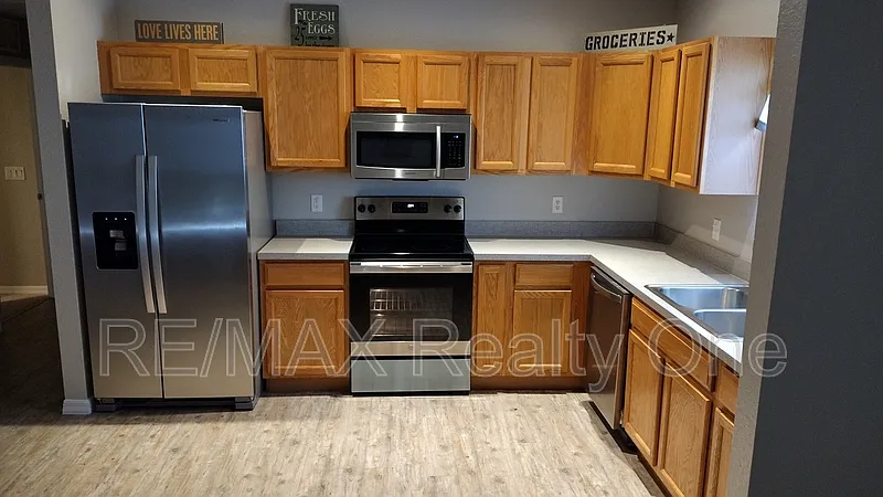 2 bed, 2.0 bath, 1100 sqft, $1,550 — Photo 3
