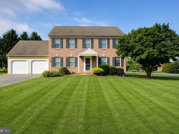 120 Riding Silks Ln, York, PA 17404