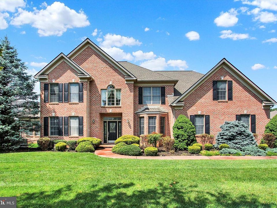 1st image of 190 Hickory Ln