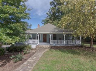 126 Church St, Black Mountain, NC 28711