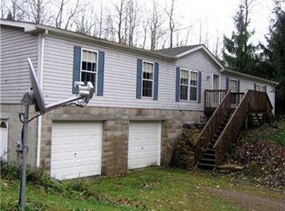 220 Sterrett Rd, Grove City, PA 16127