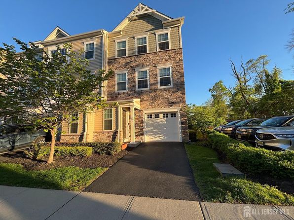 1207 Hights Farm Rd N