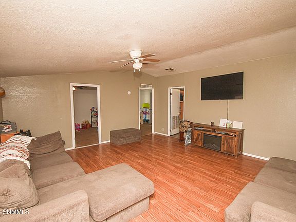 4th image of 205 Main St