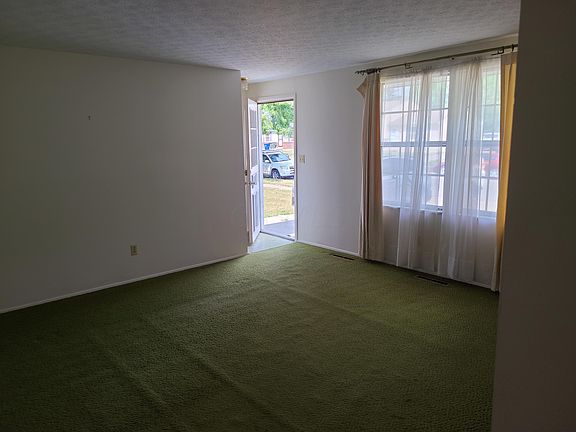 2nd image of 3115 Sandridge Ave
