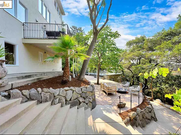 1 Hillwood Pl — Photo 23