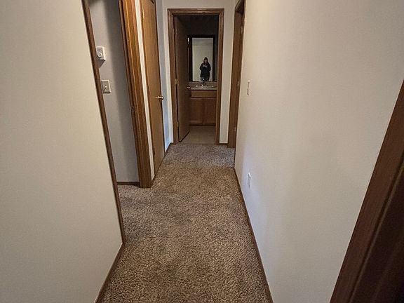 4th image of 402-408 W Shore Dr