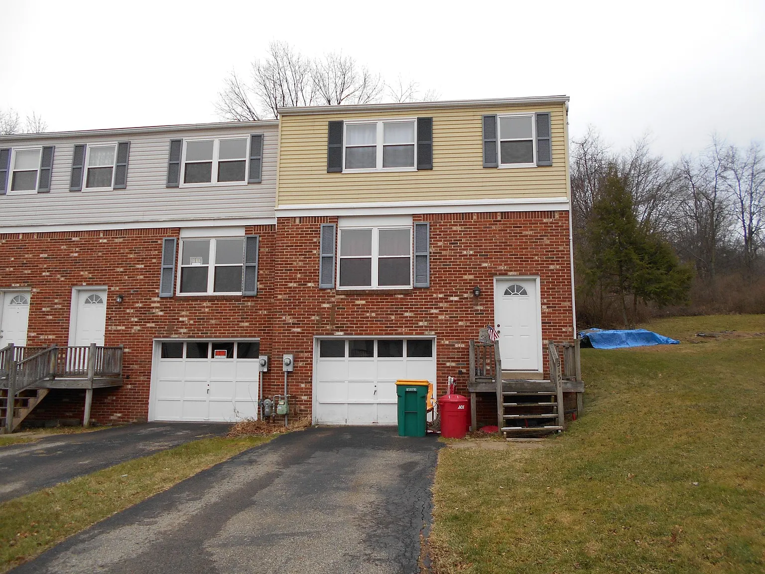 3151 Camberly Dr photo 1