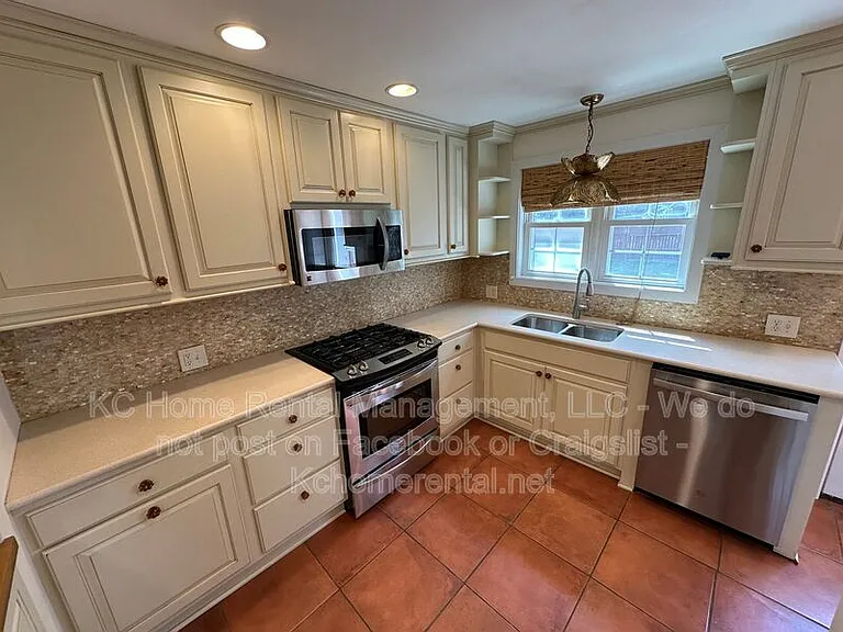 7208 Jefferson St — Photo 6